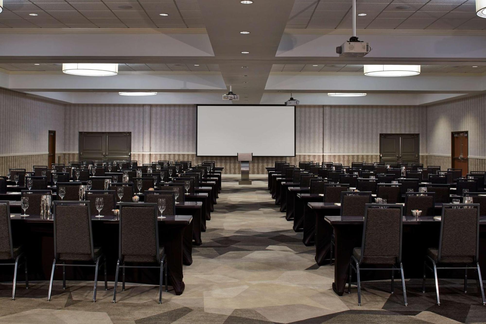Doubletree By Hilton Atlanta Perimeter Dunwoody Exterior foto