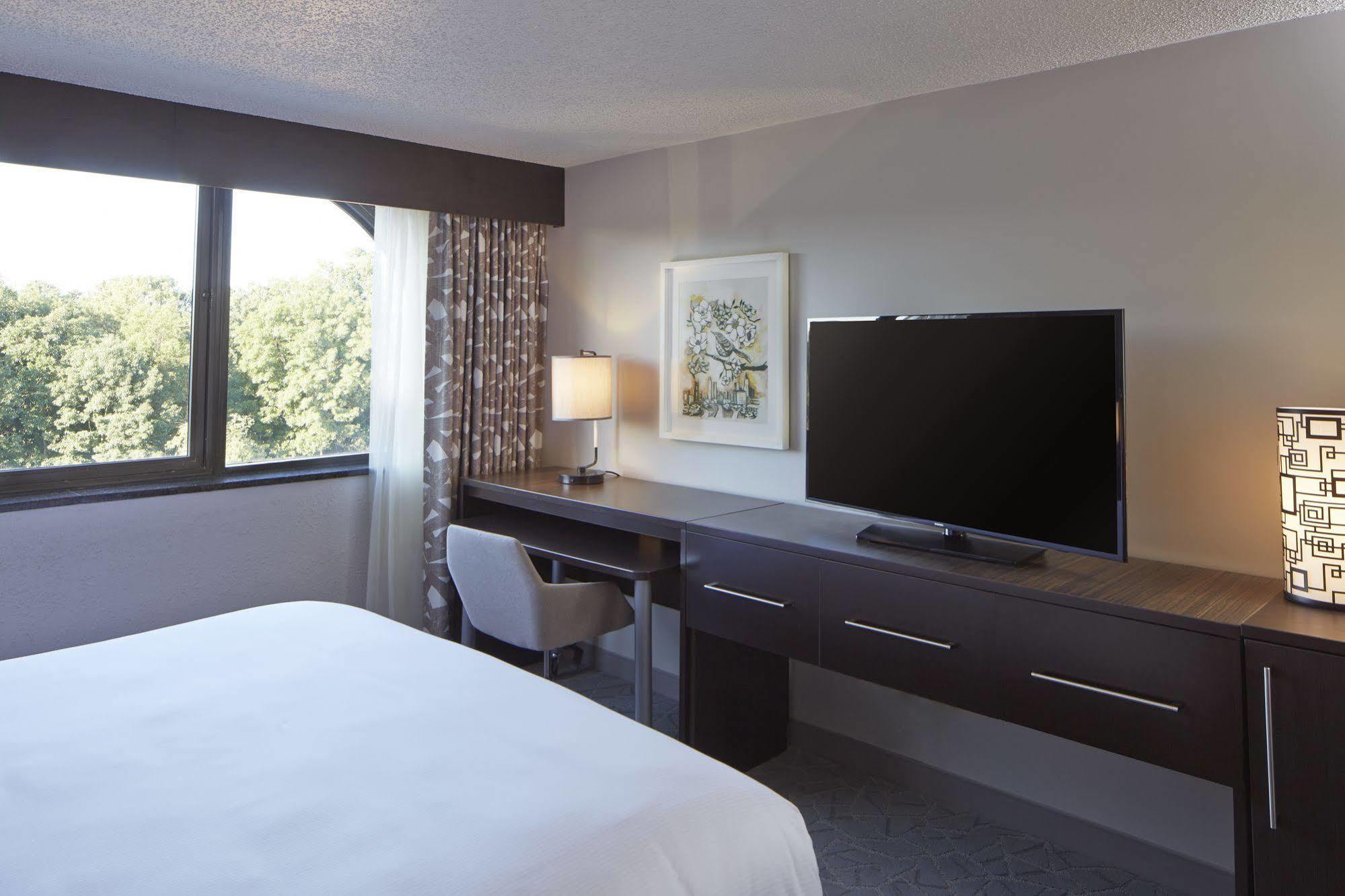 Doubletree By Hilton Atlanta Perimeter Dunwoody Exterior foto